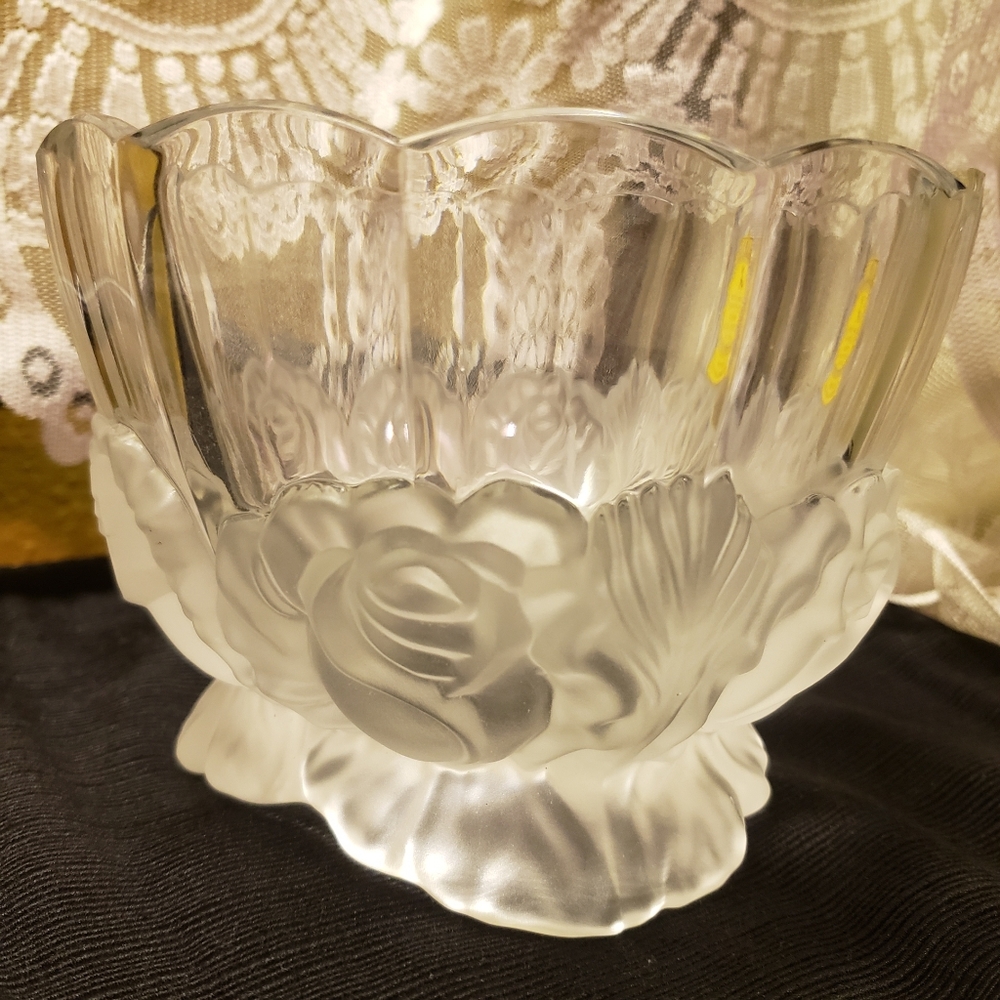 Vtg 90s Frosted 24% Lead Crystal Rose Design Bowl